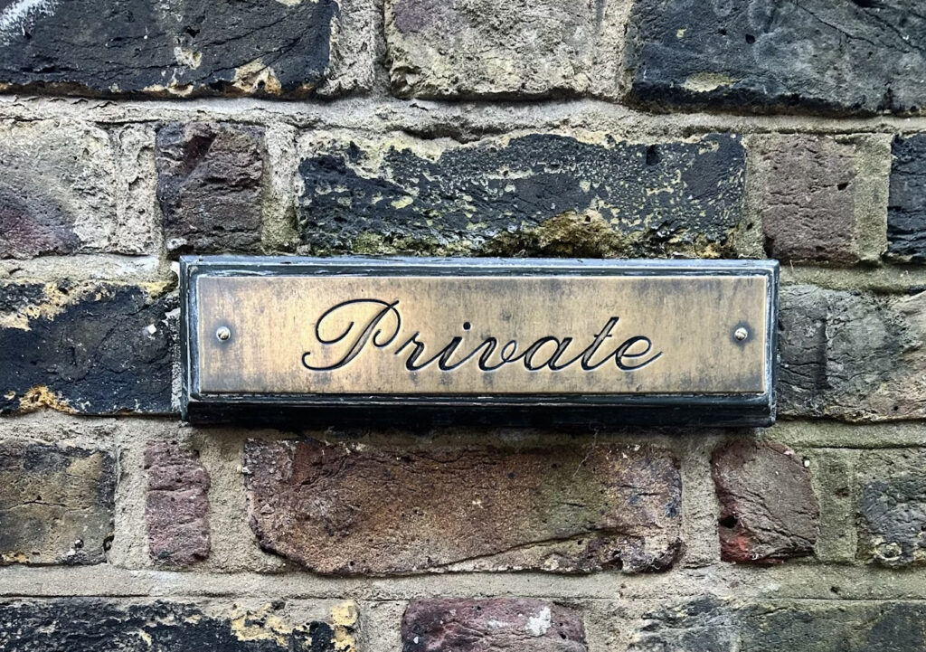 plaques gravées